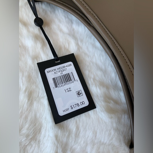 DKNY crossbody - Picture 10 of 10